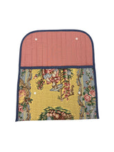 Load image into Gallery viewer, Hereford Hyacinth LevelUP Laptop Cover