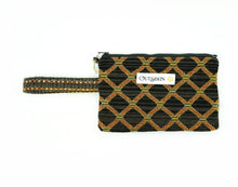 Load image into Gallery viewer, Trellis Wristlet